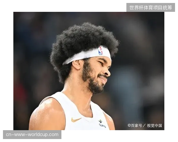 洛萨诺的边路突破是墨西哥队最依赖的进攻手段，其状态直接关系到球队主场作战的前景